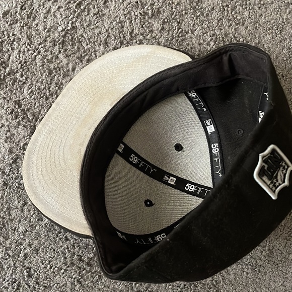 New Era Raider Cap size 7 1/4 worn - Picture 2 of 3